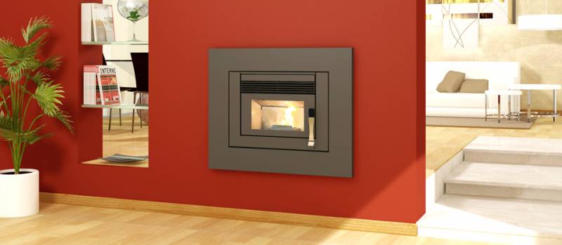 Insert à granulés STOVE ITALY PIANO dans un intérieur moderne à La Garde